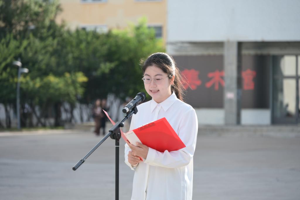 校乐鱼kb体育功能入口副书记张宏天