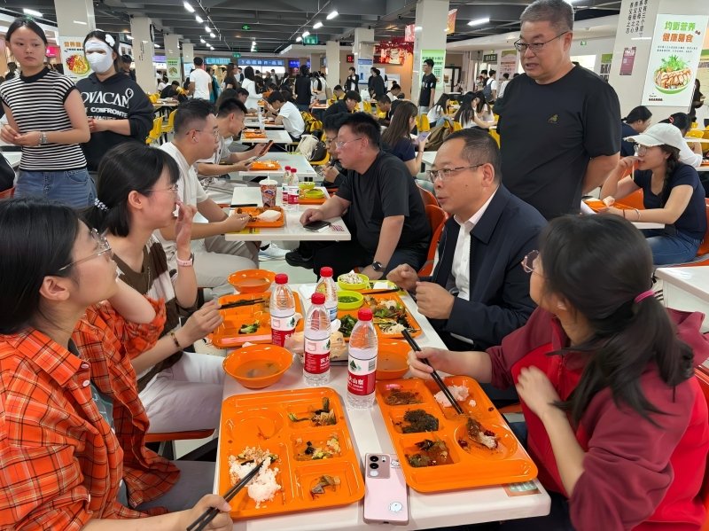 扎实推进校园餐饮服务提质和第一餐保障