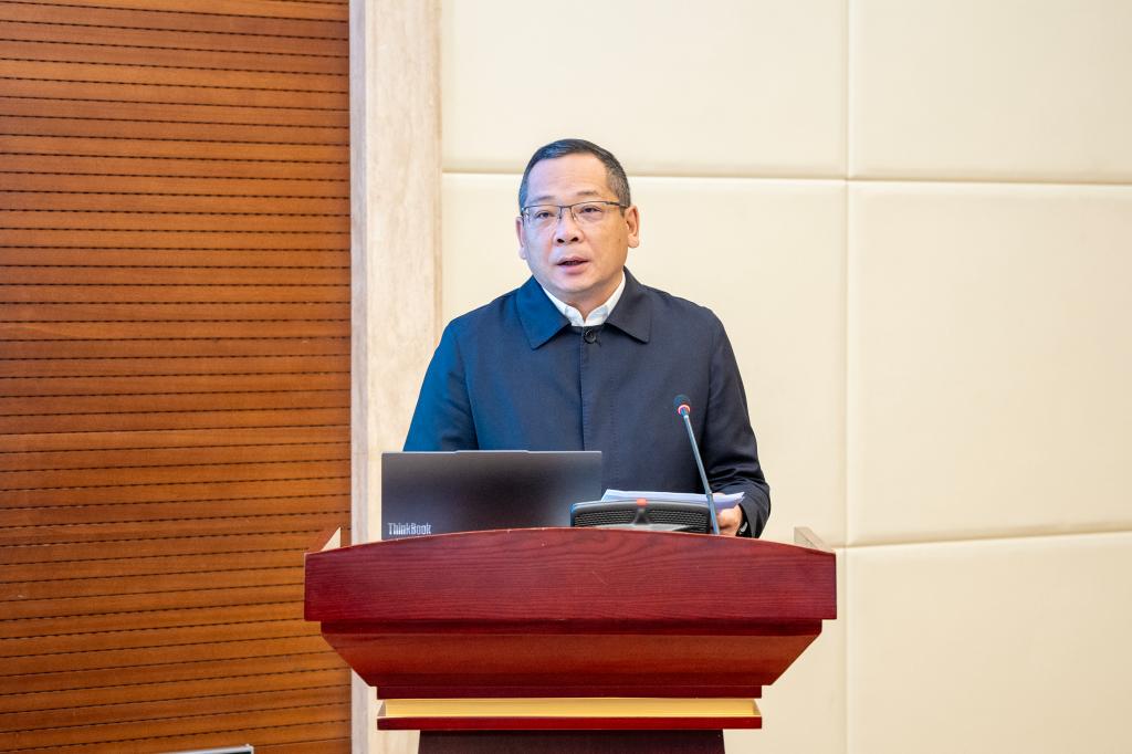 中心组成员集体乐鱼kb体育官网正规渠